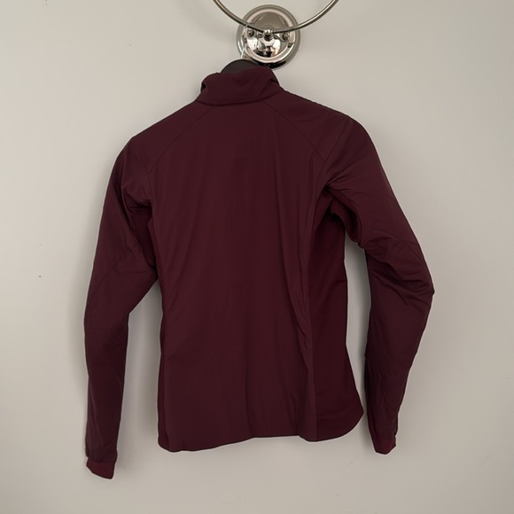 Maroon never been worn Arc’teryx - Picture 2 of 4